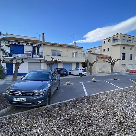 Large Cocoon With Magnificent View On The Port Daire *
